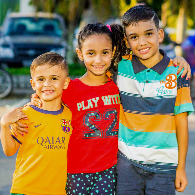 Ensaio Infantil | Criança | Três Crianças Sorrindo | Smiling | Fotógrafo em Juiz de Fora | Videomaker Leonardo Amorim | Curso de Fotografia e Vídeo
