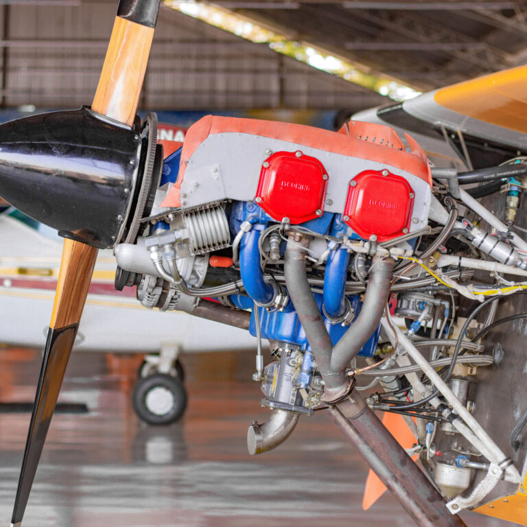 Mecânica Aeronautica | Fotografia de Aeronave | Fotógrafo em Juiz de Fora | Videomaker Leonardo Amorim | Curso de Fotografia e Vídeo